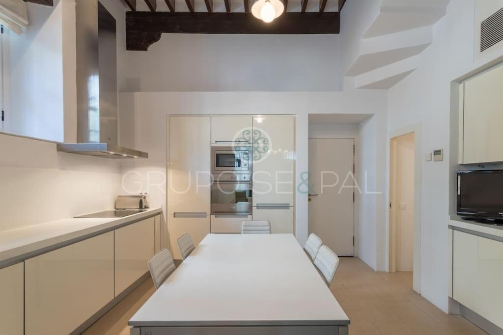Ad10 Full House Near Cathedral By Antonia Diaz Street Vakantiehuis